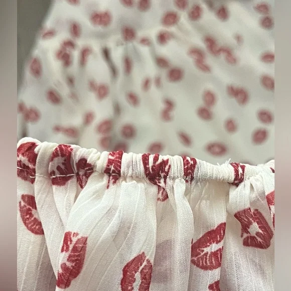 RW&CO Cowl Neck Blouse Cream Red Lips Sheer Small - Picture 9 of 13